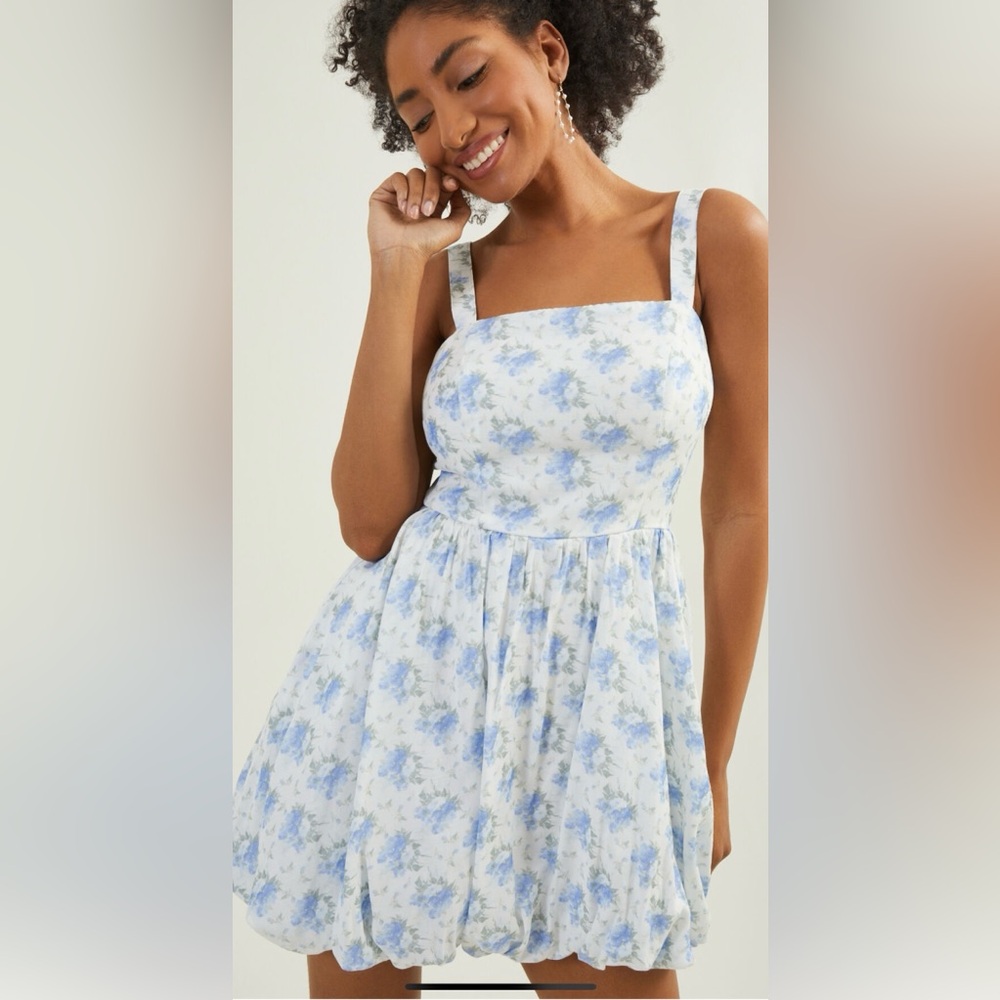 Floral Bubble Dress NEW WITH TAGS
VTD02